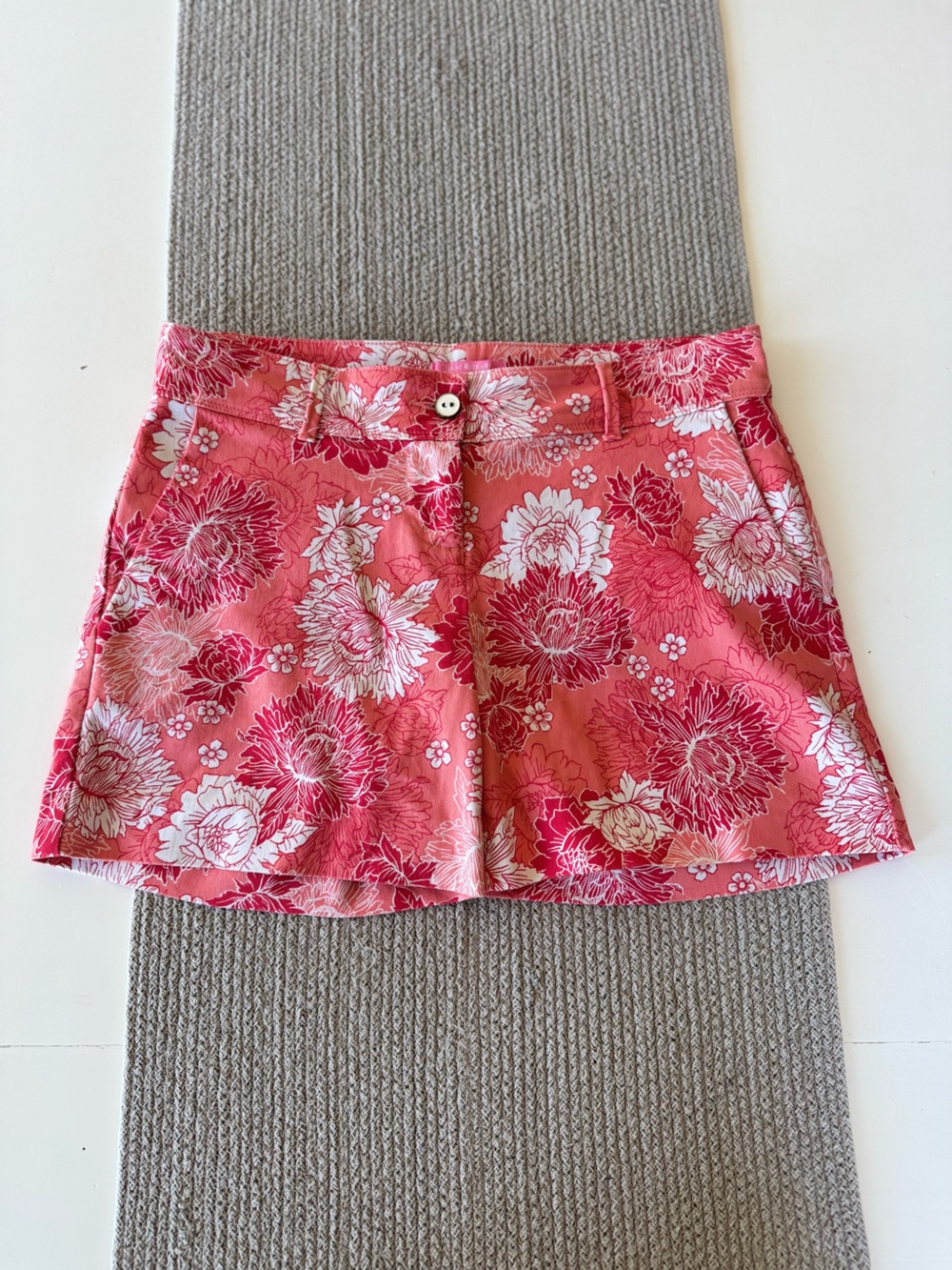 Isaac Mizrahi Red Pink White Floral Cotton Sateen Khaki Shorts Size 4